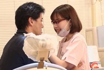 Cô nha sĩ nhật bản Eimi Fukada cho bệnh nhân chén nhau